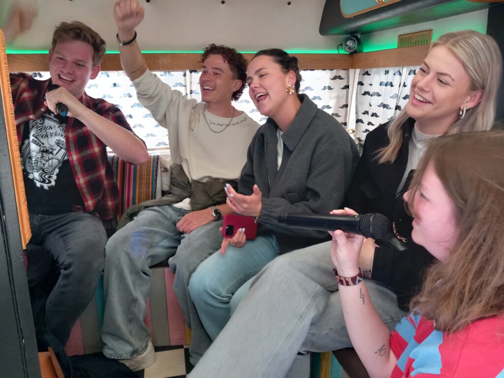 De leukst karaoke caravan van Nederland